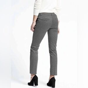 Banana Republic | Black/White Patterned Ryan Fit Ankle Pants Trousers Size 6
